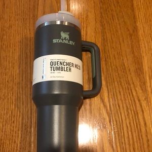 New/Stanley tumbler 40oz charcoal gray